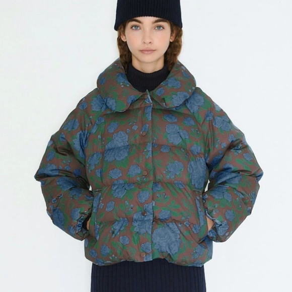 The Tiny Big Sister Roses Short Jacket - Picture 1 of 9